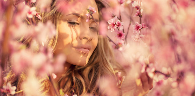 Cherry blossoms, pastel shades, make-up, nail polish, trend colour, pink, spring trend