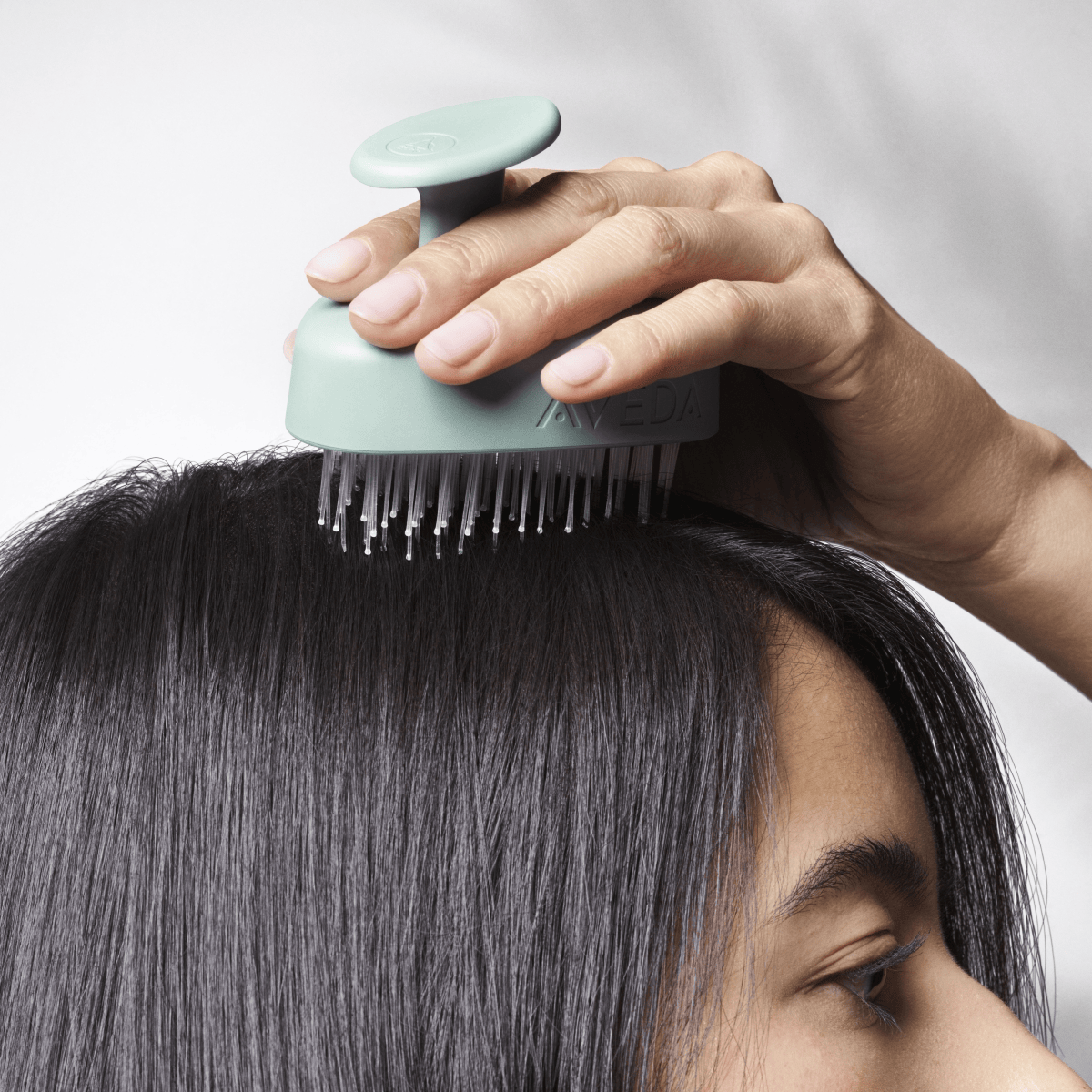 Head clearance massage brush
