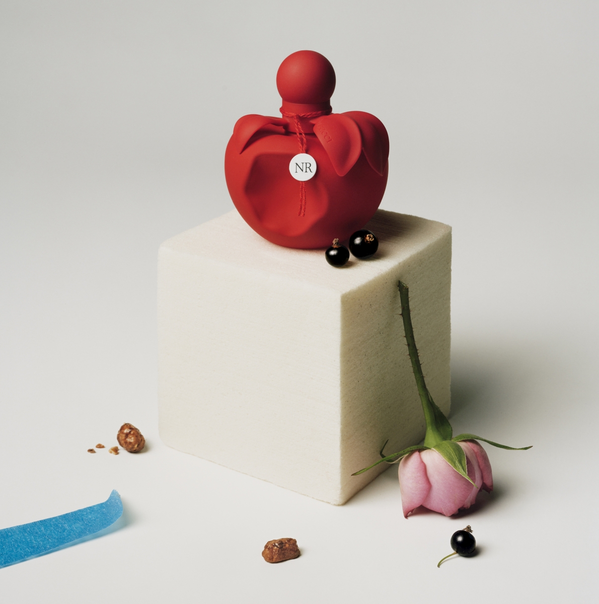 Extra Rouge Nina Ricci Red Apple Eau De Parfum