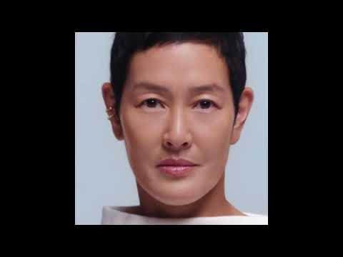 Revitalessence Skin Glow Foundation