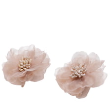 Fiore in tessuto beige su fermaglio per capelli