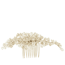 Blossoms and pearls hair comb for a vintage bridal hairstyle