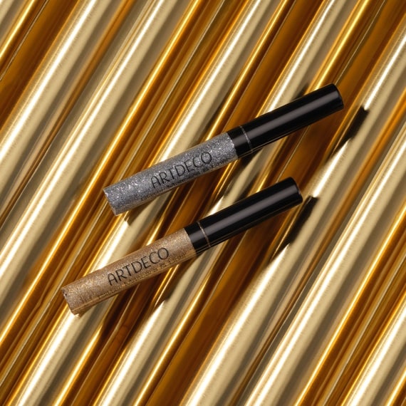 Glitter mascara top