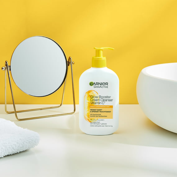 Glow Booster Cream Cleanser Vitamin C
