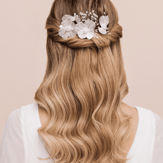Barrette à cheveux avec délicates feuilles raffinées et perles, coloris blanc