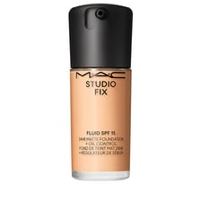 Studio Fix Fluid Foundation SPF15 - NC18