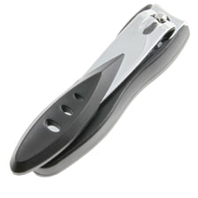 Nail clippers with clippings catcher