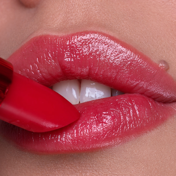 Wild Hibiscus Glow Lip Balm - 010 Hawaiian Blossom Glow