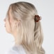 Scrunchie di Perle con Fiocco Marmorizzato e Due Fermagli per Capelli - marrone chiaro