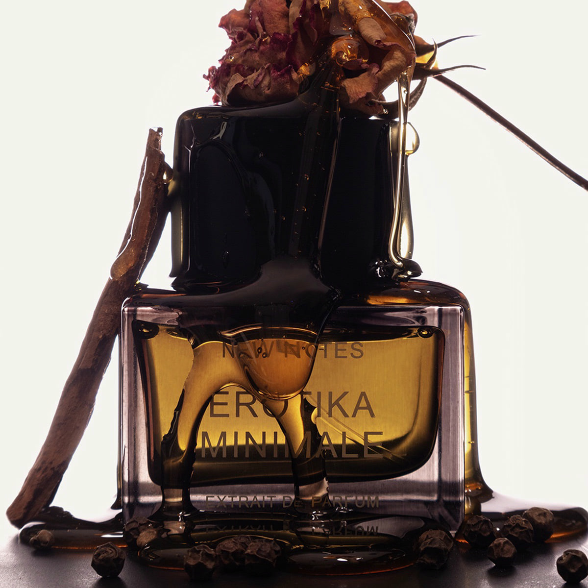 Erotika Minimale Extrait de Parfum